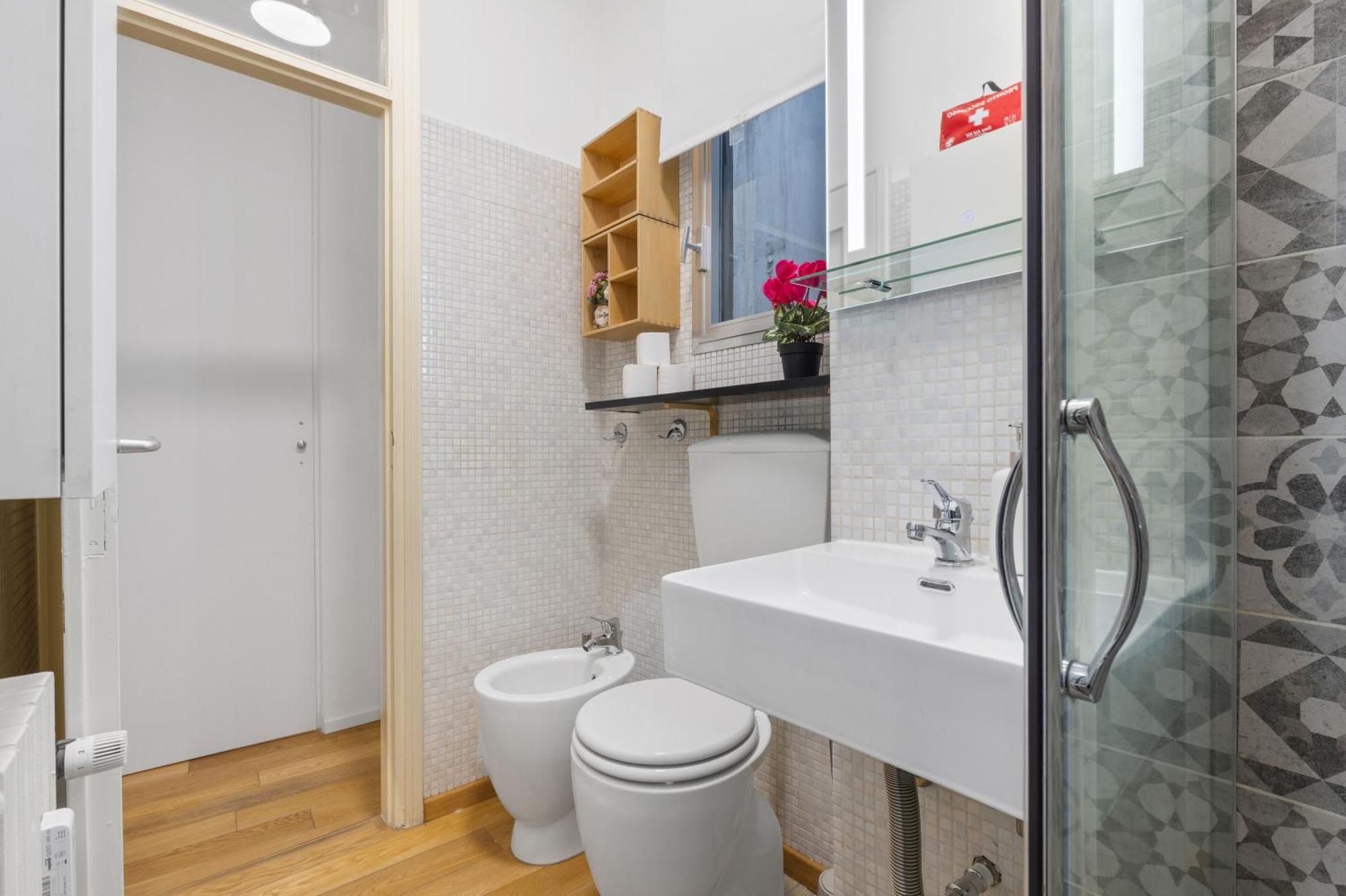 Life Elegant Penthouse With Terrace, Wi-fi Netflix, Subway 5 Min - Very Convenient Location Mailand