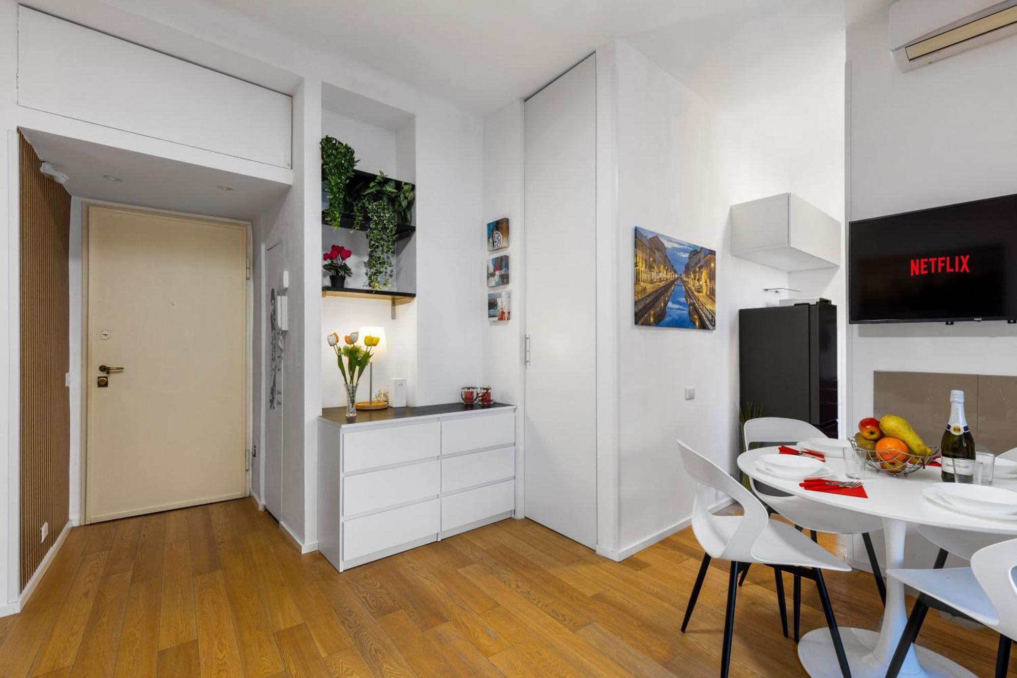 Life Elegant Penthouse With Terrace, Wi-fi Netflix, Subway 5 Min - Very Convenient Location * Mailand